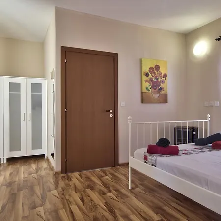 Center 1-bedroom Penthouse Lejlighed *